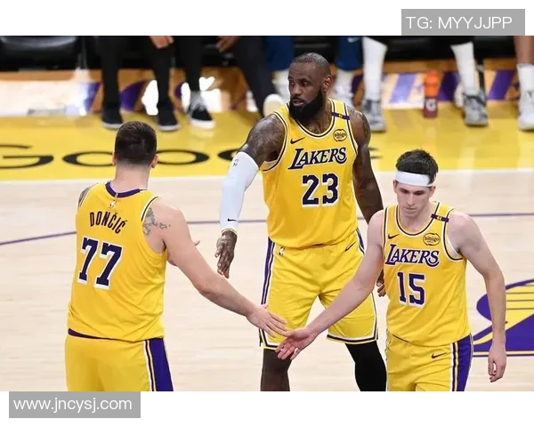 湖人队与独行侠精彩对决回放全程回顾与赛后分析